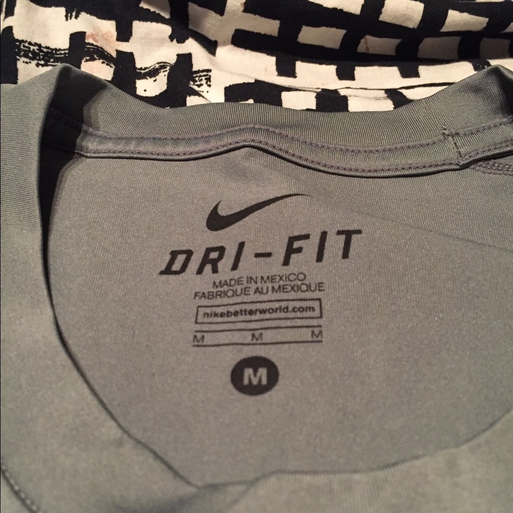Nike Tank Top - Picture 2 of 4